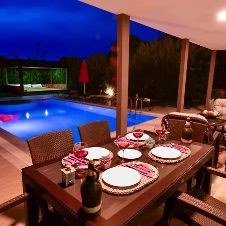 Blue - 4 Bedroom In Hisarönü *
