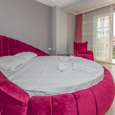 Villa Blue - 4 Bedroom In Hisarönü