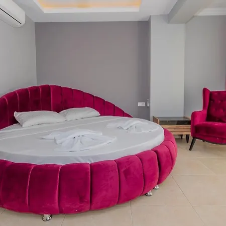 Blue - 4 Bedroom In Hisarönü