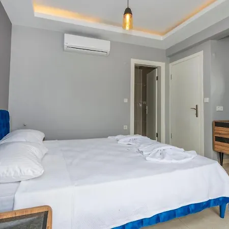 Villa Blue - 4 Bedroom In Hisarönü