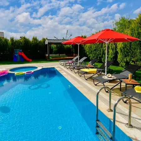 Blue - 4 Bedroom In Hisarönü