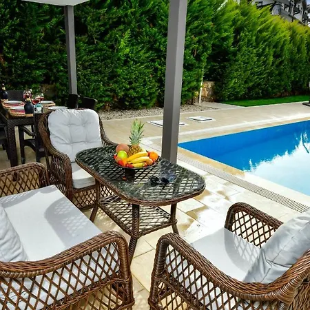 Blue - 4 Bedroom In Hisarönü