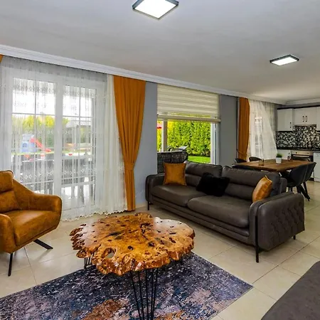 Villa Blue - 4 Bedroom In Hisaroenue Oludeniz