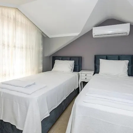 Villa Blue - 4 Bedroom In Hisaroenue Oludeniz