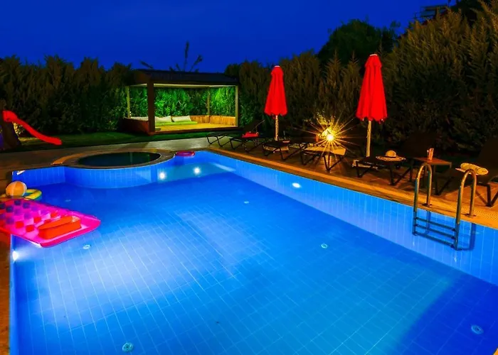 Blue - 4 Bedroom In Hisaroenue