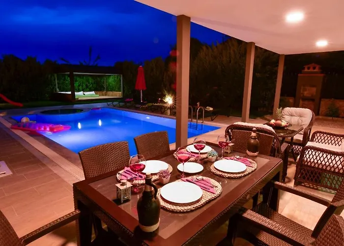 Blue - 4 Bedroom In Hisaroenue *