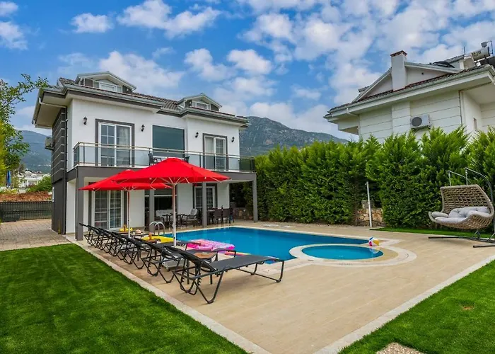 Blue - 4 Bedroom In Hisaroenue Villa *