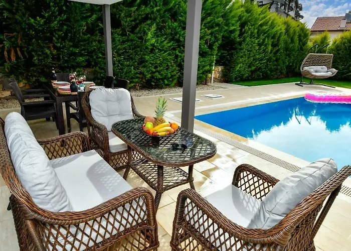 Blue - 4 Bedroom In Hisaroenue
