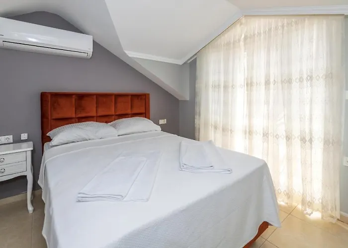 Blue - 4 Bedroom In Hisaroenue Ολουντενίζ