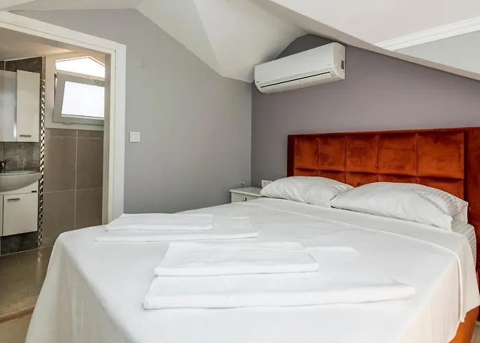 Blue - 4 Bedroom In Hisaroenue