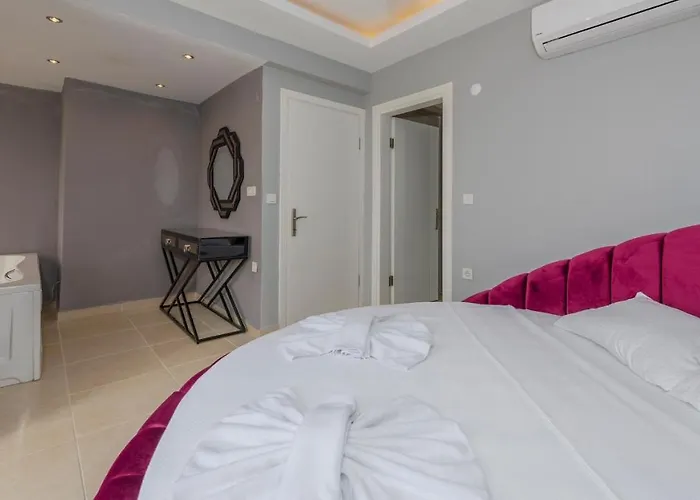 Βίλα Blue - 4 Bedroom In Hisaroenue Ολουντενίζ