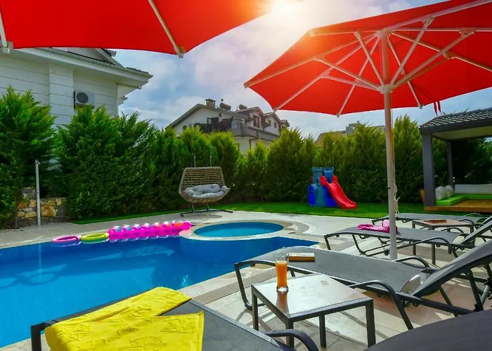 Βίλα Blue - 4 Bedroom In Hisaroenue Ολουντενίζ