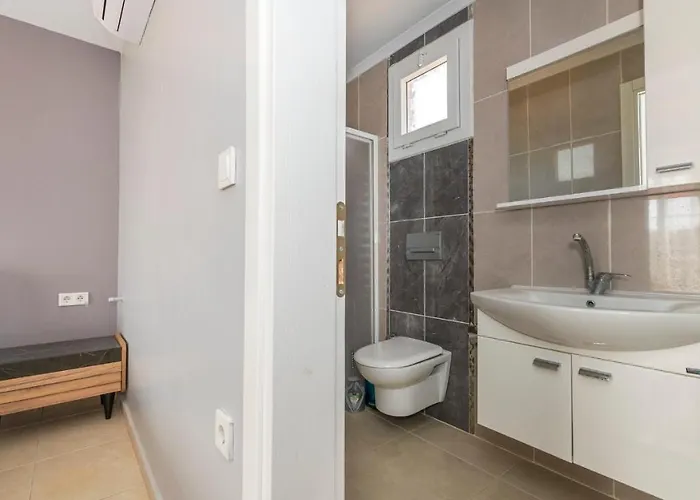 Blue - 4 Bedroom In Hisaroenue Ολουντενίζ