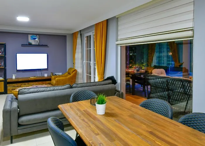 Βίλα Blue - 4 Bedroom In Hisaroenue Ολουντενίζ