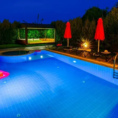 Blue - 4 Bedroom In Hisarönü